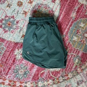 Lululemon Hotty Hot Lined Short 4”